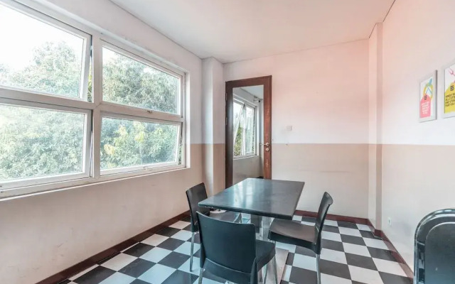 OYO Life 1437 W Residence