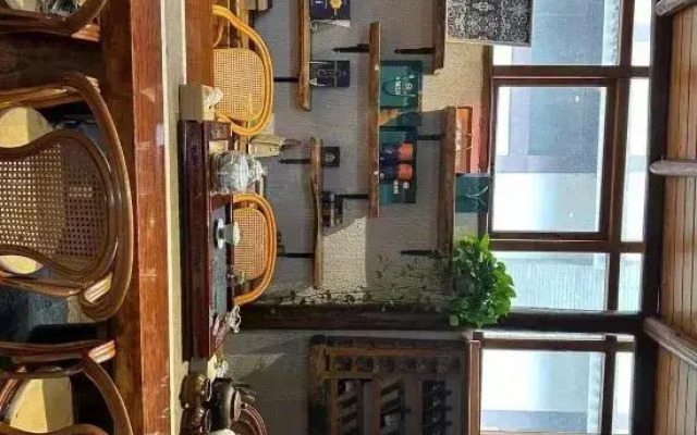 Huayutang Renwen Inn