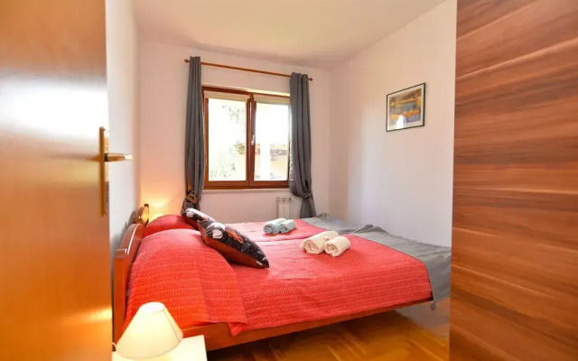 Apartment 739