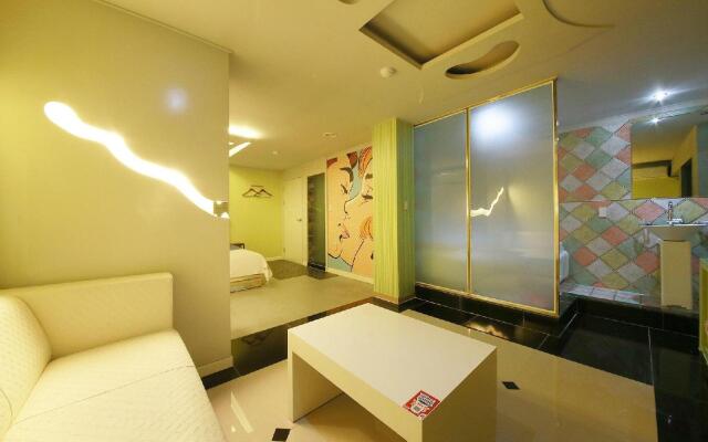 Starry Night Hotel
