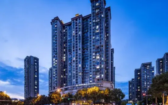 Pinman Chen Hotel (Changsha University Metro Station Branch)
