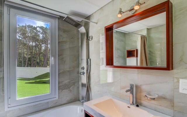 Moderno apartamento frente al mar y piscina - Azure Towers