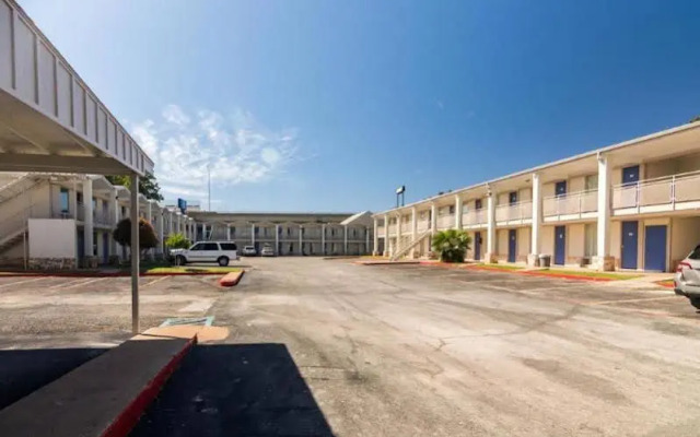 Motel 6 Wichita Falls - Broad Street