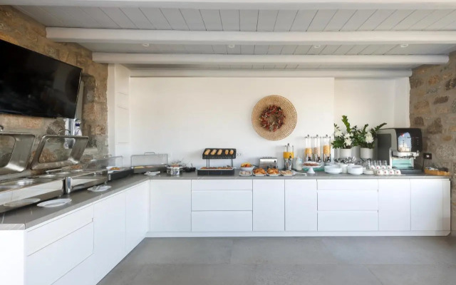 6 Bedroom Villa Azzuro in Mykonos - BLG 69222