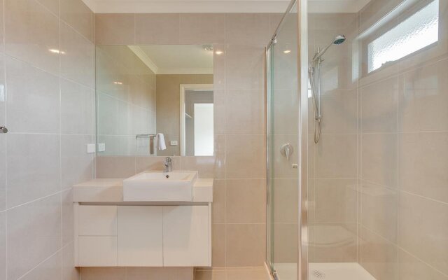 Barefoot Beach Holiday House