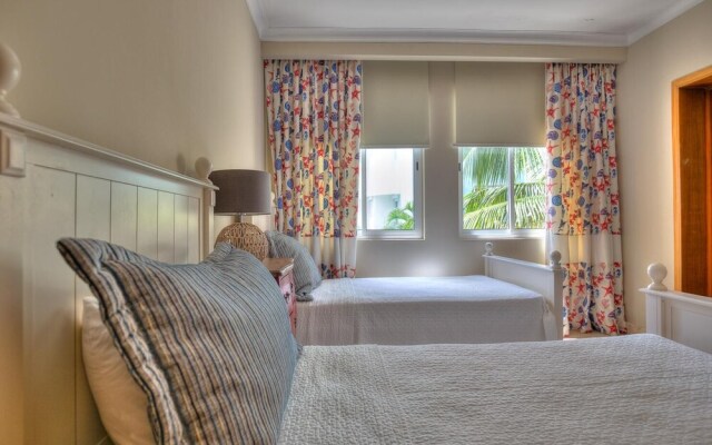 Beachfront Glamorous Apartment With Ocean Views