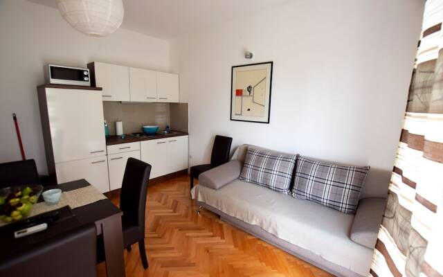 Apartments LA Room Near Pisak Beach