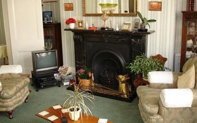 Ashgrove House