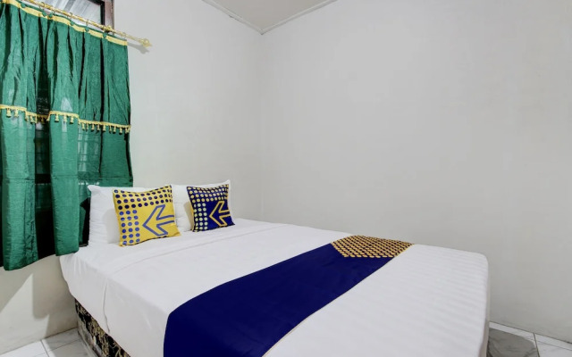 SPOT ON 93717 Nayus Homestay Syariah 4