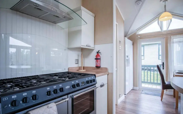 3 Manor Lodge - 2 Bedroom Lodge - Pendine