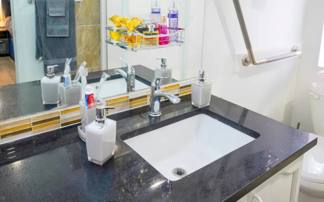 240 Spacious Modern Home w AC