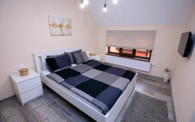 Babylon Park Apartment