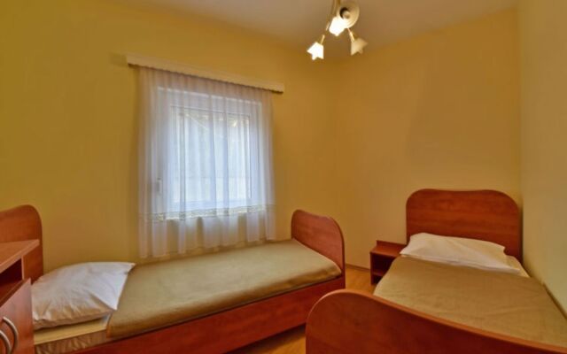 Apartment Delfin Karlobag 22189