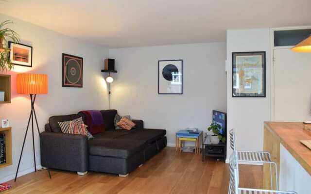 2 Bedroom Flat In Farringdon