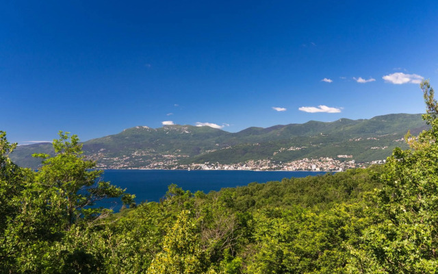 Deluxe Sea View Apartment Mate Balote