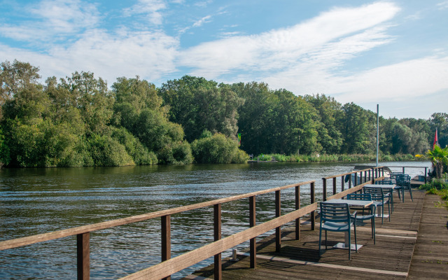 Amsterdam Lake Hotel