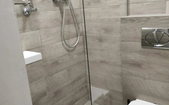 Valova 13, small studio