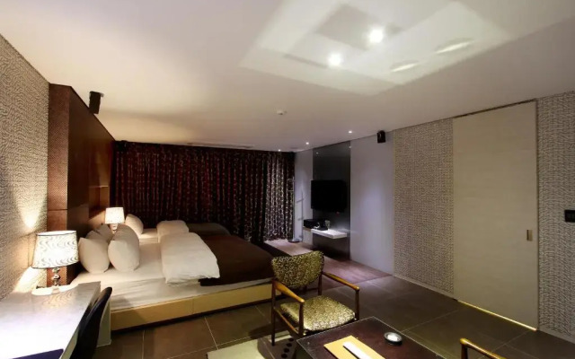 Uijeongbu Latree Hotel