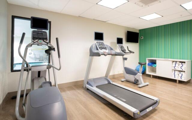 Holiday Inn Express Kansas City - at the Legends