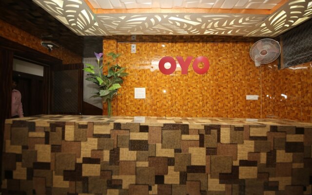 Hotel E Square By OYO Rooms