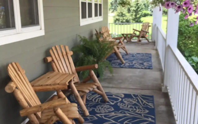 Ivy Court Inn & Suites