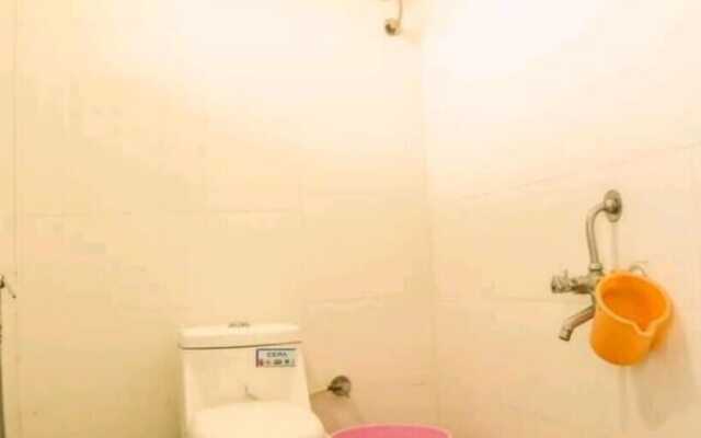 Iroomz Hotel Krishna Inn