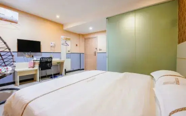 Nanchang Jinyue Business Hotel (Xinhongcheng Great Market Branch)