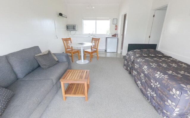Castle Court Motel