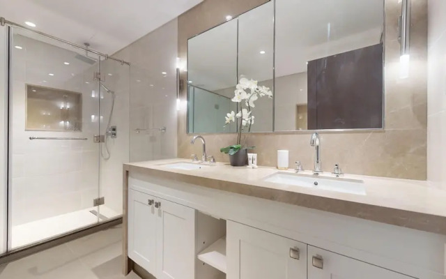 Primestay - 2BR Burj View Opera Grand