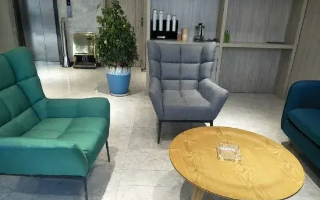 Set Chain Hotel