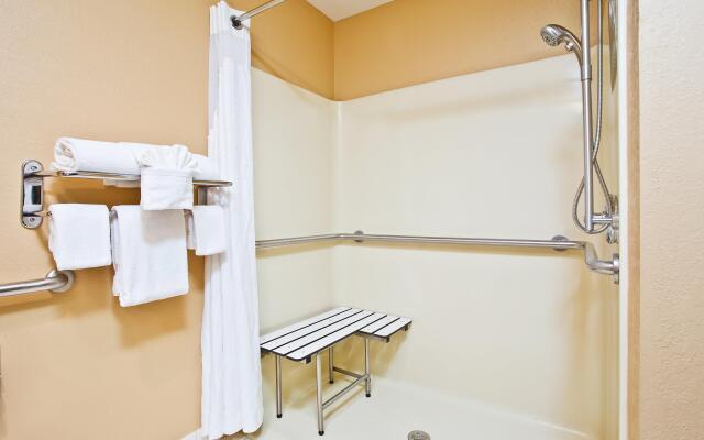 Holiday Inn Express Hotel & Suites Wabash by IHG