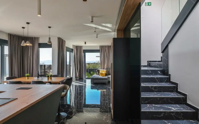 Villa Luna- Private Heated Pool