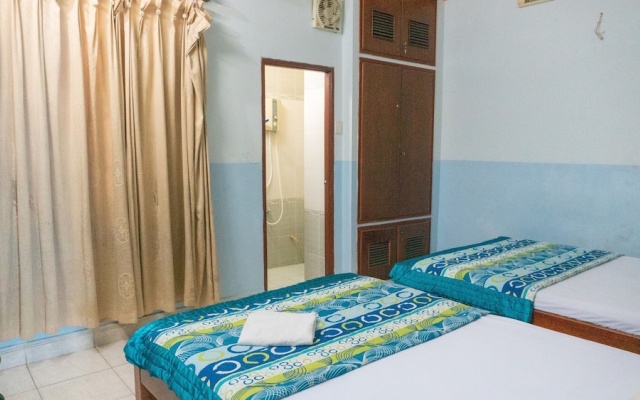 Viet Hung 8 Hotel by ZUZU – Guest Rooms – Ho Chi Minh City