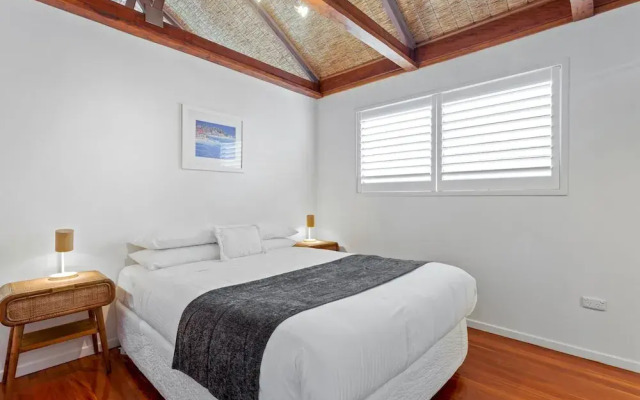 Beachfront 3-bed With Private Pool & Fireplace