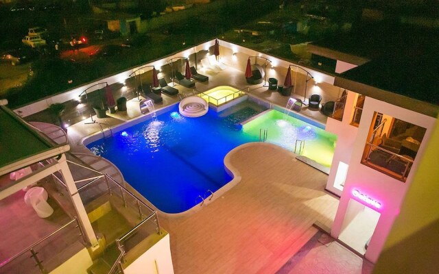 Echelon Heights Hotel