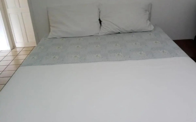 SUITE com BANHEIRO PRIVATIVO e QUARTO DUPLO