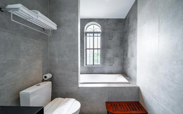LCS Hotel & Apartment