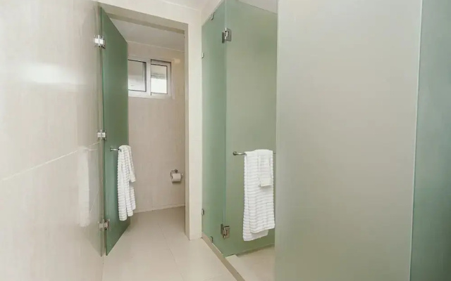 Casa Lanai 4 Bedroom Condo by RedAwning