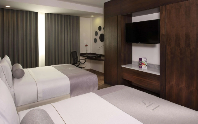 HS HOTSSON Hotel Querétaro