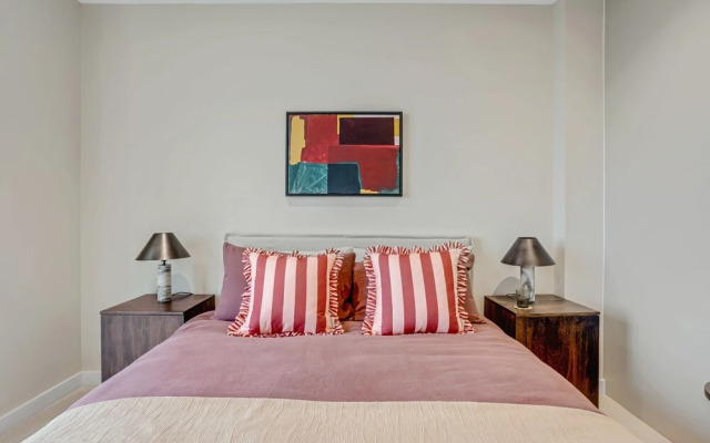 Stunning Two-bedroom Apartment With a Balcony