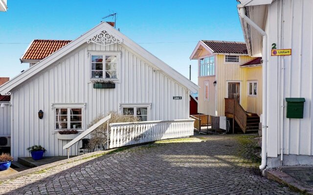 8 Person Holiday Home in Kungshamn