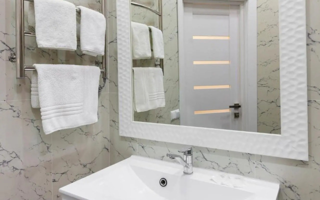 LEOGRAND One-bedroom apartment on Tugan-Baranovskogo 24