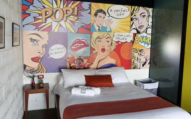 Cozy Loft with Balcony