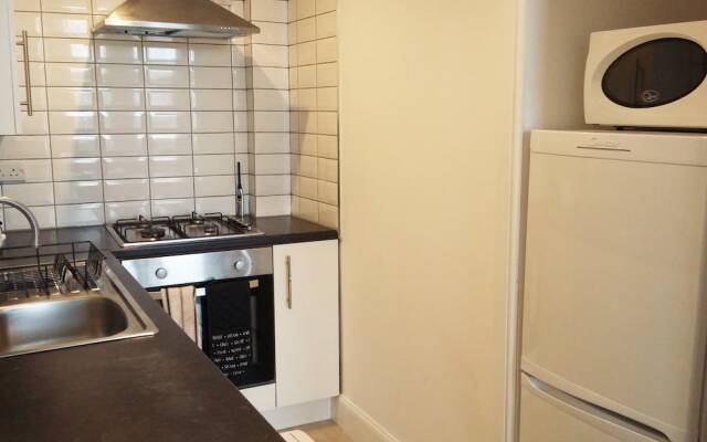 2 Bedroom Character Apartment Finnieston