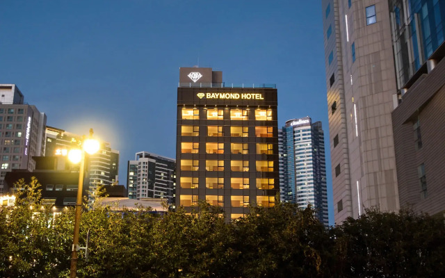 Baymond Hotel