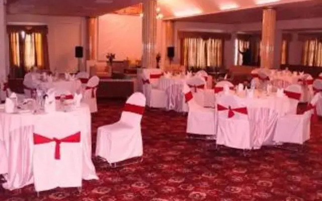 Hotel Silver Star by ADB Rooms