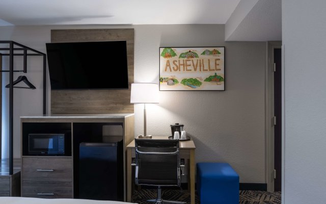 Rodeway Inn & Suites near Outlet Mall - Asheville