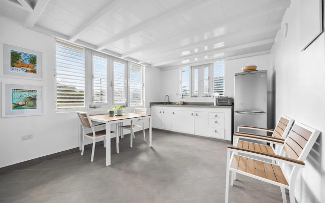 Golf Course Access Balcony Infinity Pool