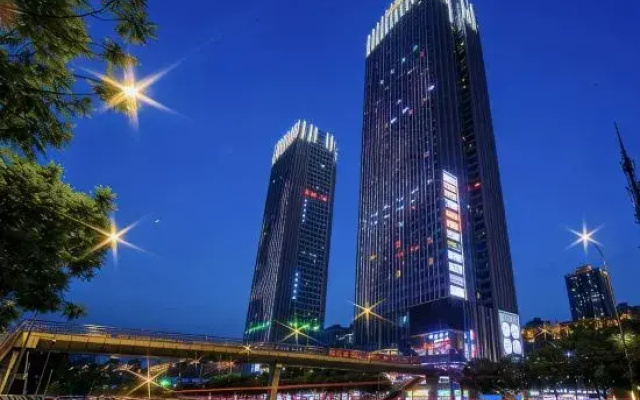 Huanlv Hotel (Chongqing Longtousi North Railway Station)