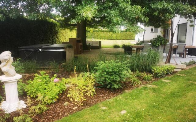 Bed & Bokes Aan De Maaskant Bvba